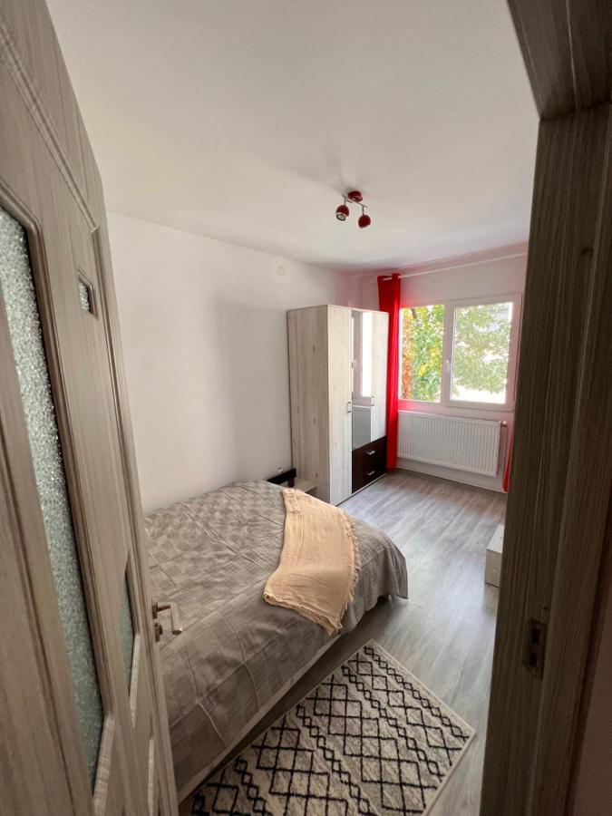 3 Rooms Apartment Airy & Bright Palas Style Iasi Exterior foto